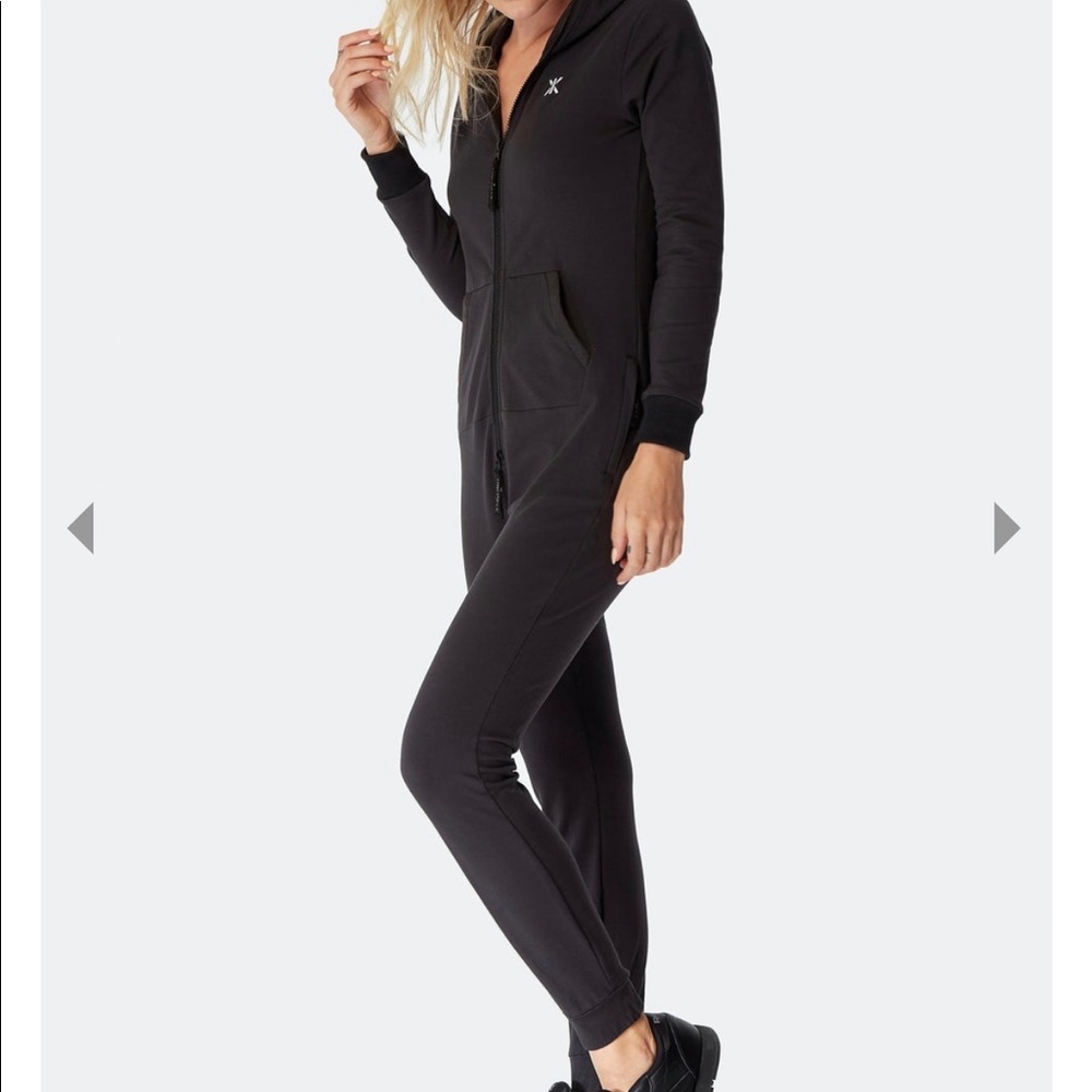 Onepiece Original Slim Onesie